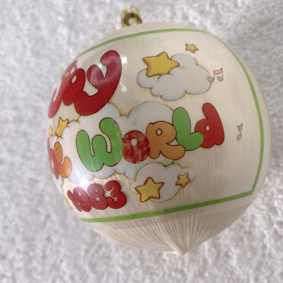 Vintage 1983 Joy to the World Happy Holidays Holiday Ornament - Picture 3 of 11